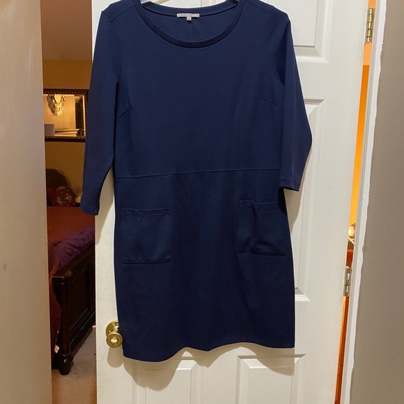 Dresses - Picture 2 of 5